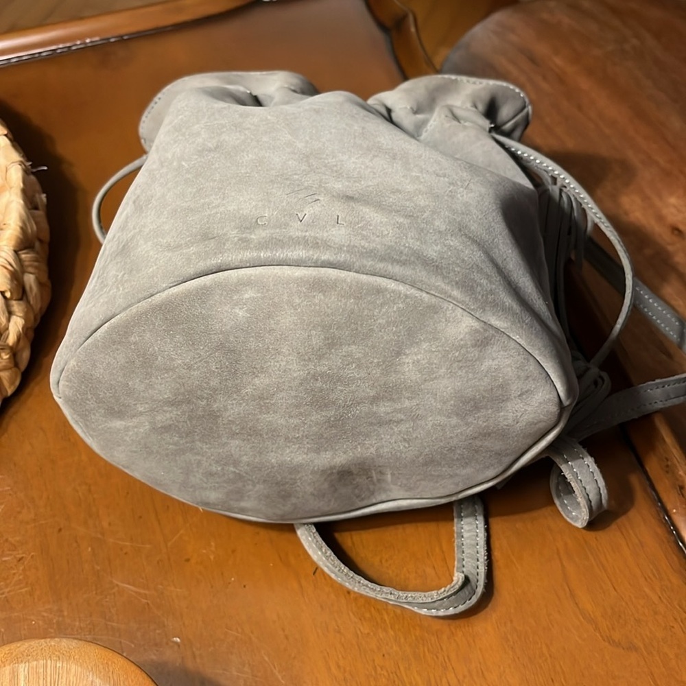 Grey nubuck suede bucket crossbody drawstring bag - Picture 10 of 16